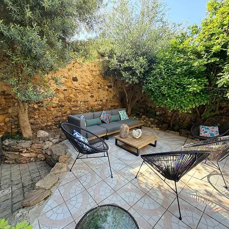 Renovated Stone Building With Air Conditioning Pool & Poolroom Roujan