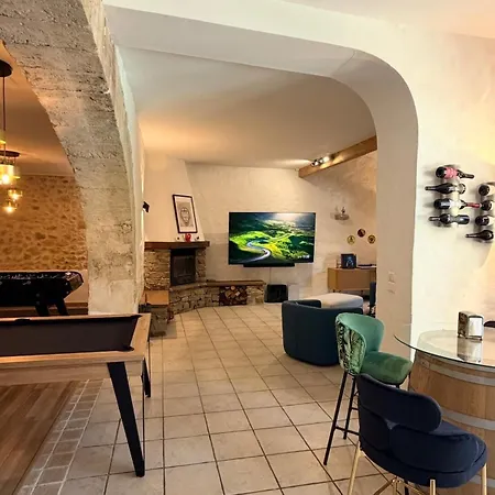 Renovated Stone Building With Air Conditioning Pool & Poolroom וילה *