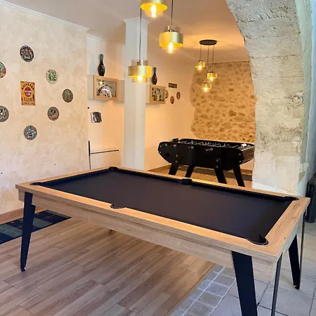 Renovated Stone Building With Air Conditioning Pool & Poolroom וילה Roujan