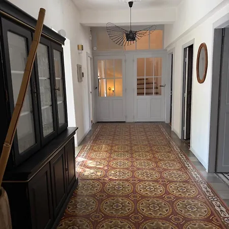 וילה Renovated Stone Building With Air Conditioning Pool & Poolroom