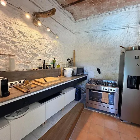 Renovated Stone Building With Air Conditioning Pool & Poolroom וילה Roujan