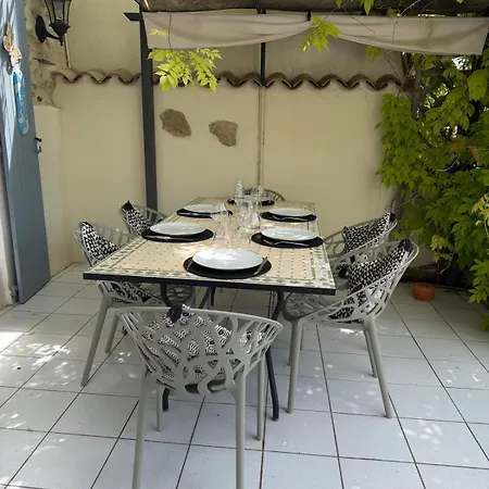 וילה Renovated Stone Building With Air Conditioning Pool & Poolroom