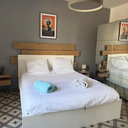 Villa Renovated Stone Building With Air Conditioning Pool & Poolroom *