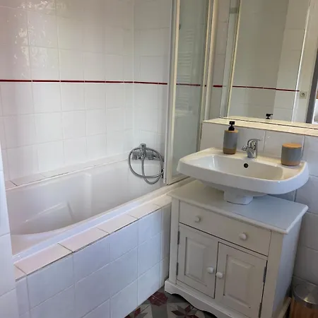 Renovated Stone Building With Air Conditioning Pool & Poolroom *