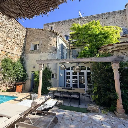 Renovated Stone Building With Air Conditioning Pool & Poolroom וילה